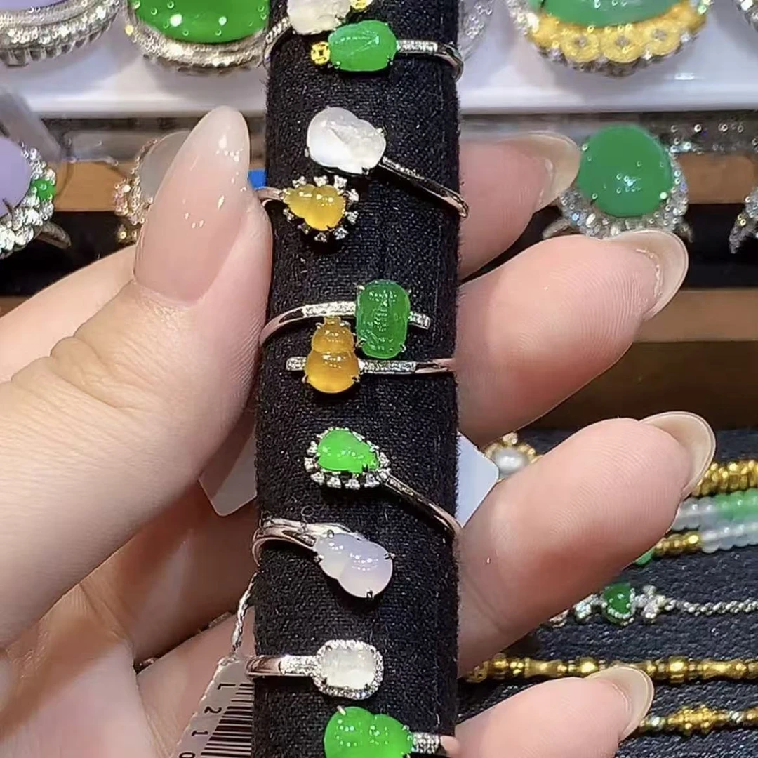 18k金镶 天然缅甸A货翡翠戒指   L 多样性发其一