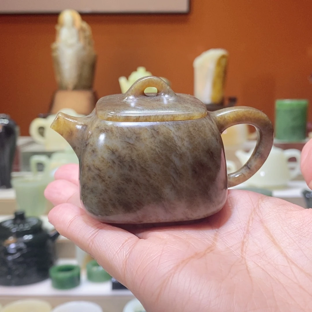 未镶嵌和田玉摆件朱***画和田玉且末糖草花方壶