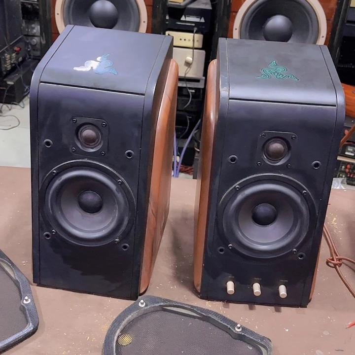 8新惠威有源5寸书架一对，成色如图