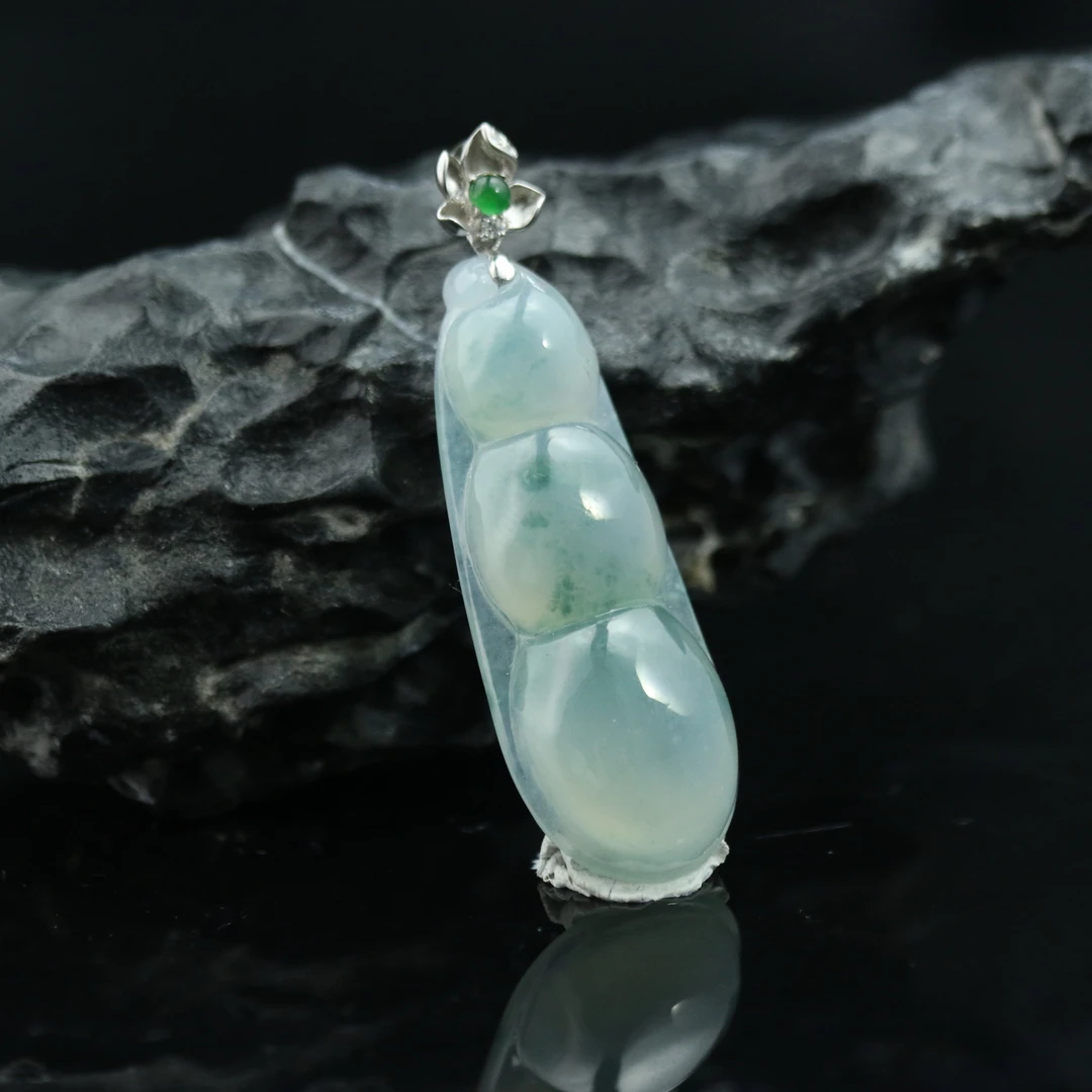 10天然缅甸翡翠A货18k冰飘蓝花福豆/900274/上海嘉禾拍卖