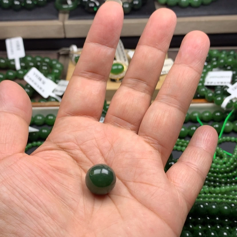 【闪购商品】颈饰未镶嵌和田玉（碧玉）?14m m