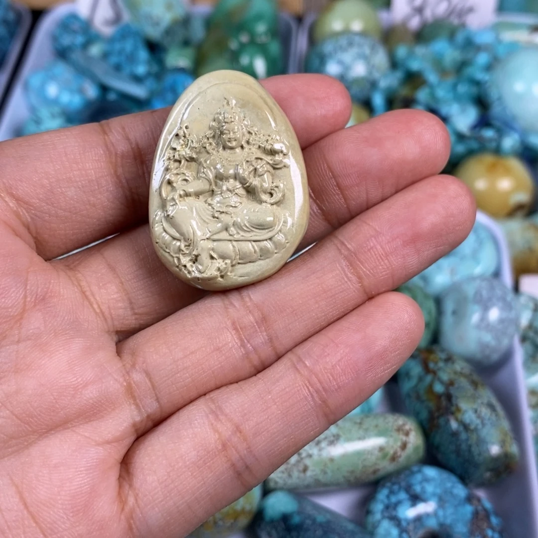 绿松石未镶嵌颈饰