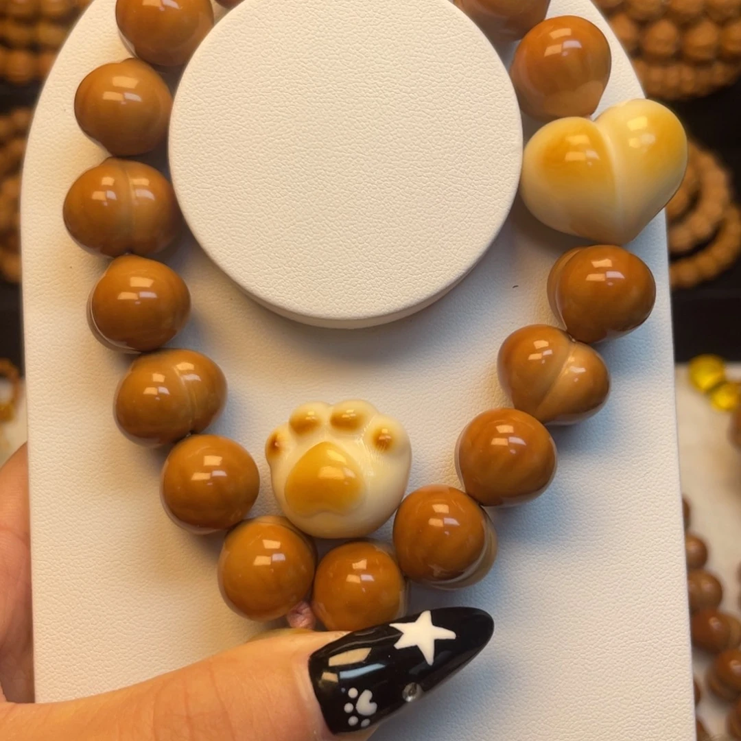 温***的全品屁桃17小上爱心和猫爪紫色流苏