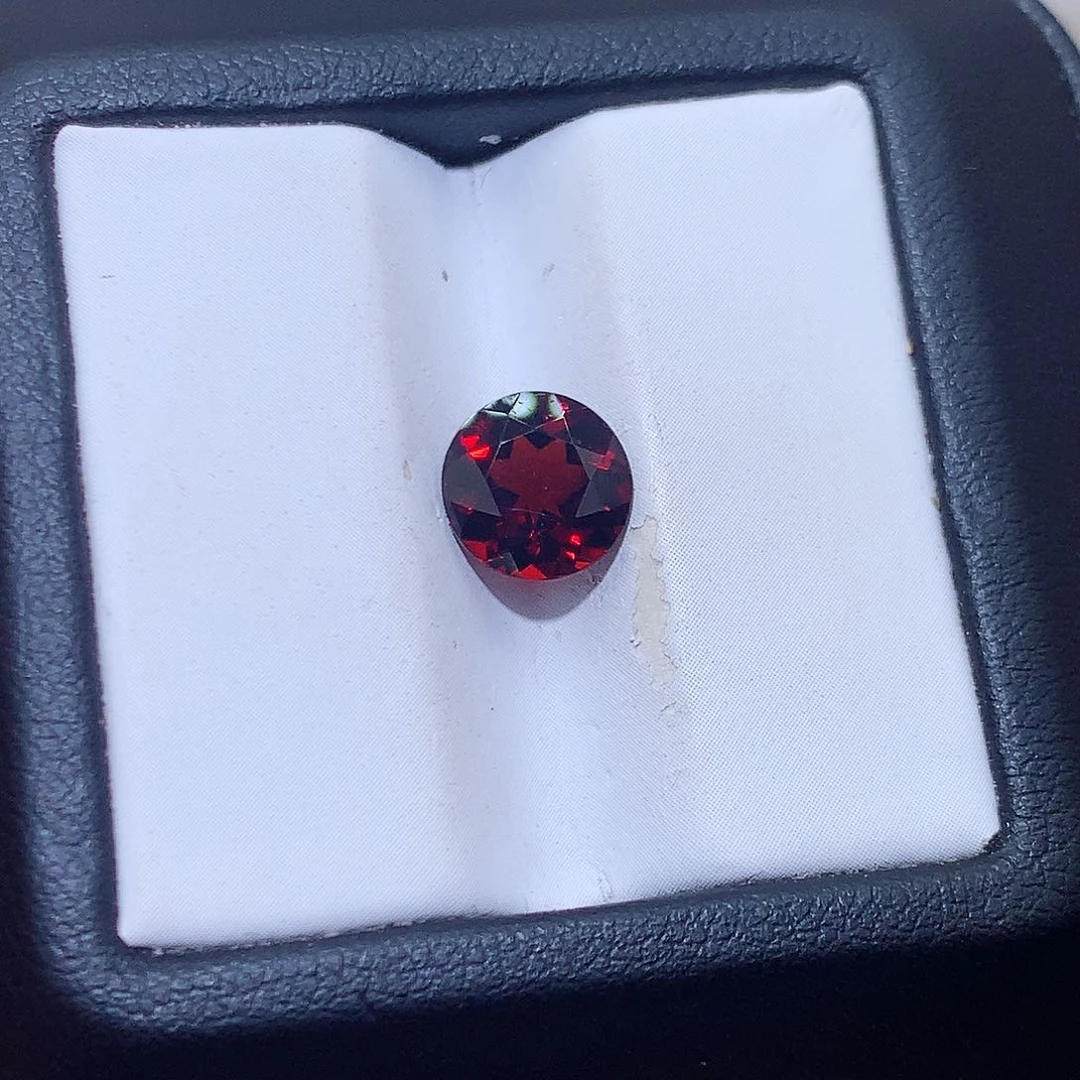 石榴石裸石未镶嵌圆8，特价