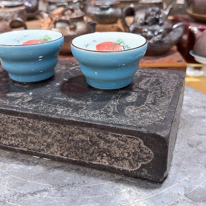 主人杯一个,瓷。。品茗