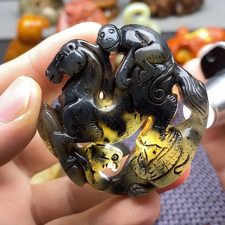蛇纹石玉未镶嵌颈饰