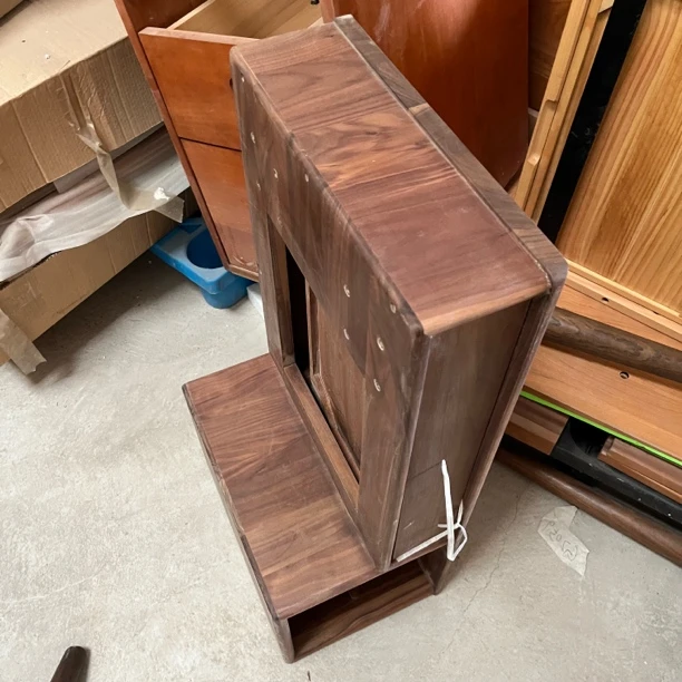 黑胡桃木桌面80✖️40✖️30一个➕橡木胡桃色腿两个，瑕疵无售后有开裂