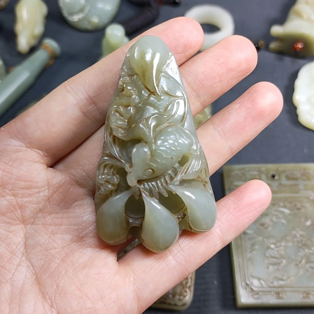 和田玉颈饰未镶嵌斯****店