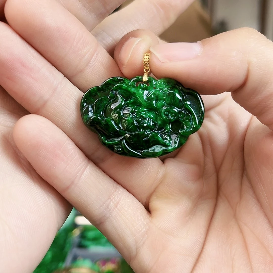 翡翠颈饰18K金镶嵌吊坠