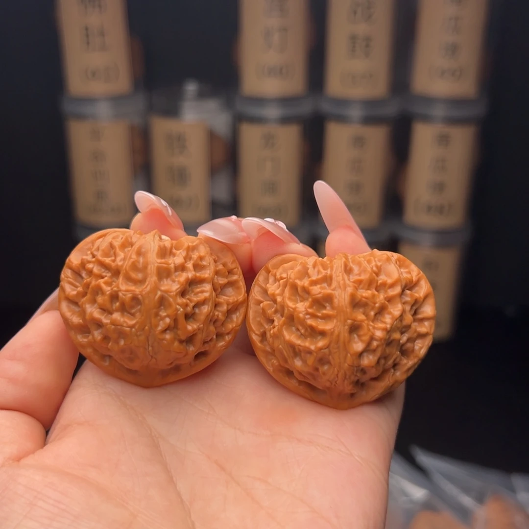 朋***友文玩核桃吊坠宫灯