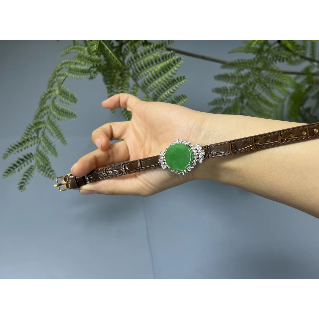 高货绿色设计款圆牌手表