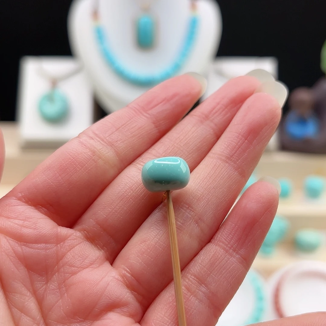 绿松石配饰未镶嵌