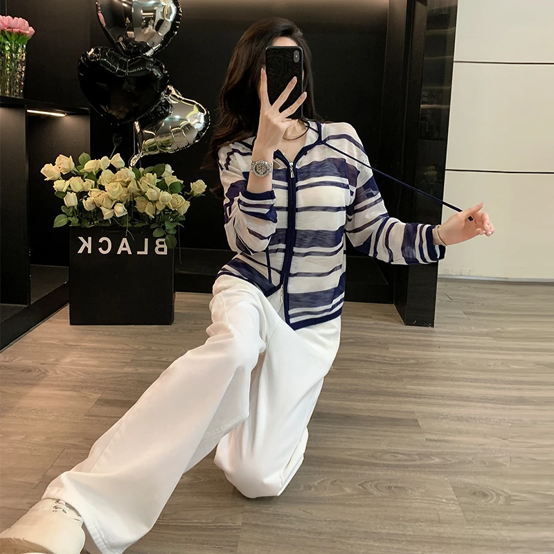 薄款连帽条纹针织开衫时尚套装春秋款高腰时尚白色牛仔裤两件套女