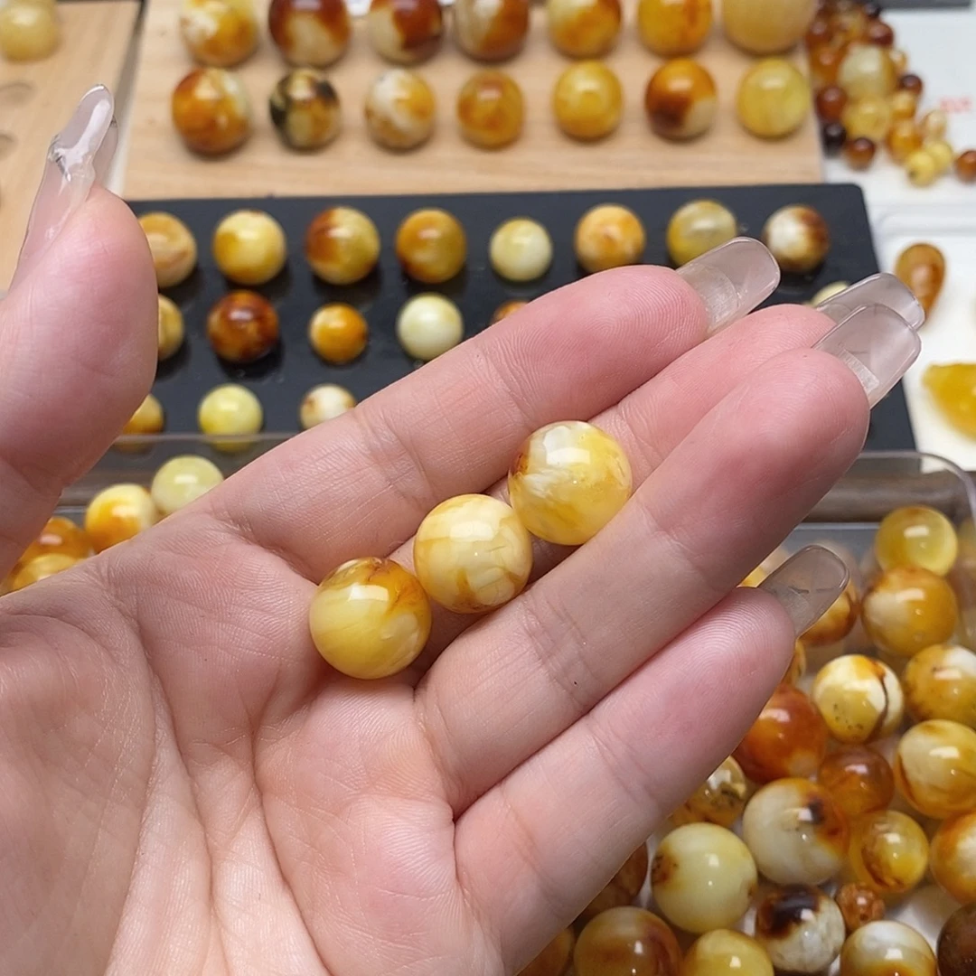 小***九蜜蜡未镶嵌裸石蜜蜡