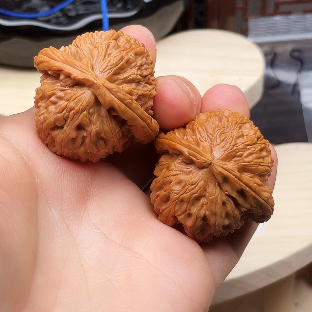 嗷***呦文玩核桃把件白狮子