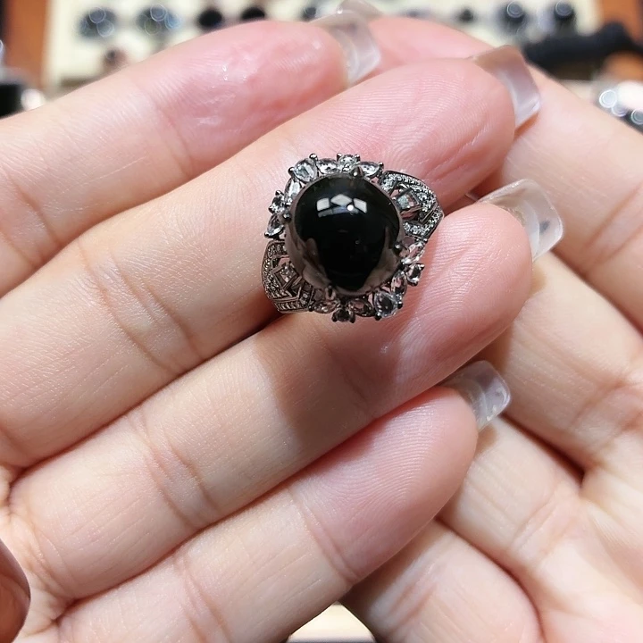 翡翠18K金镶嵌戒指