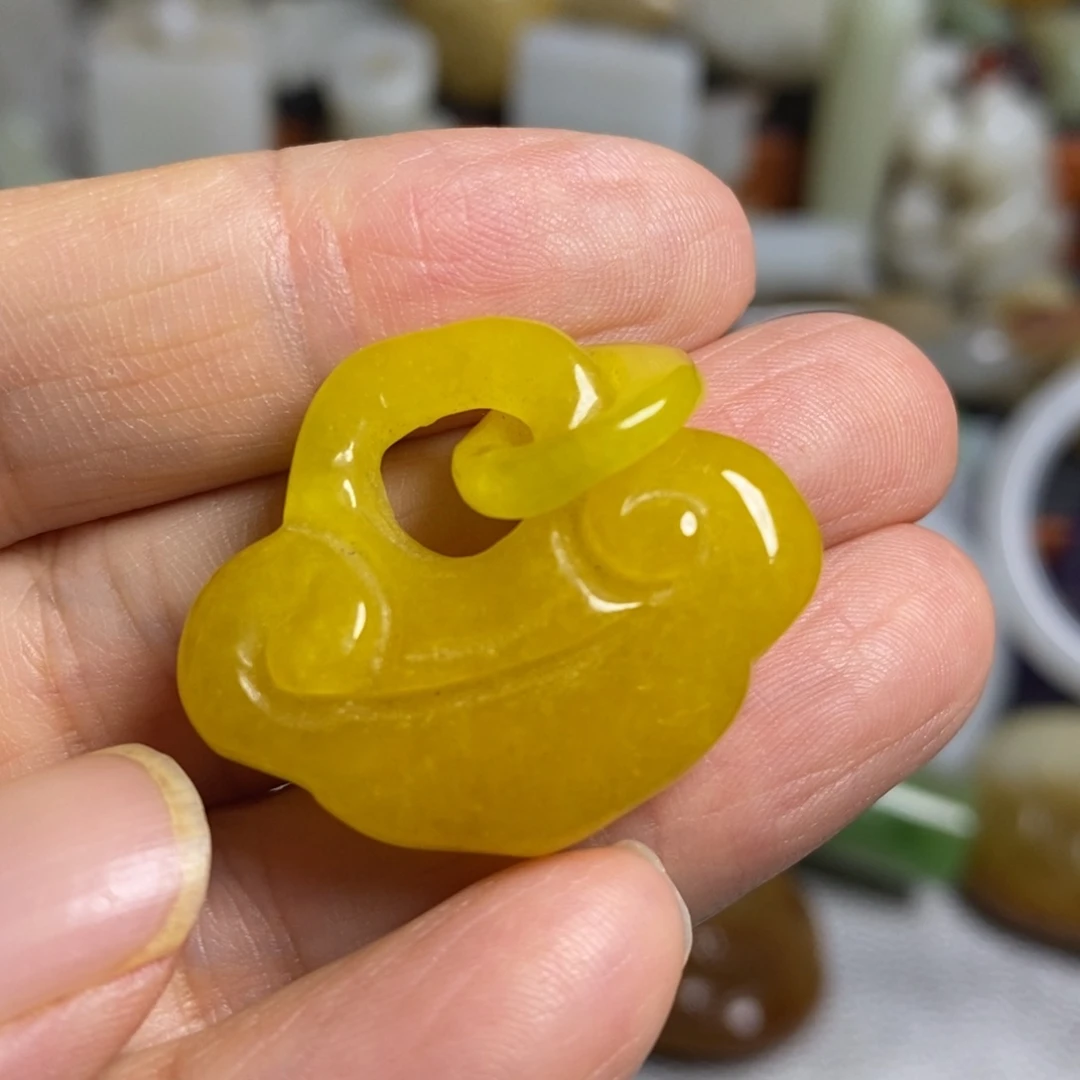 颈饰未镶嵌和田玉（糖玉）