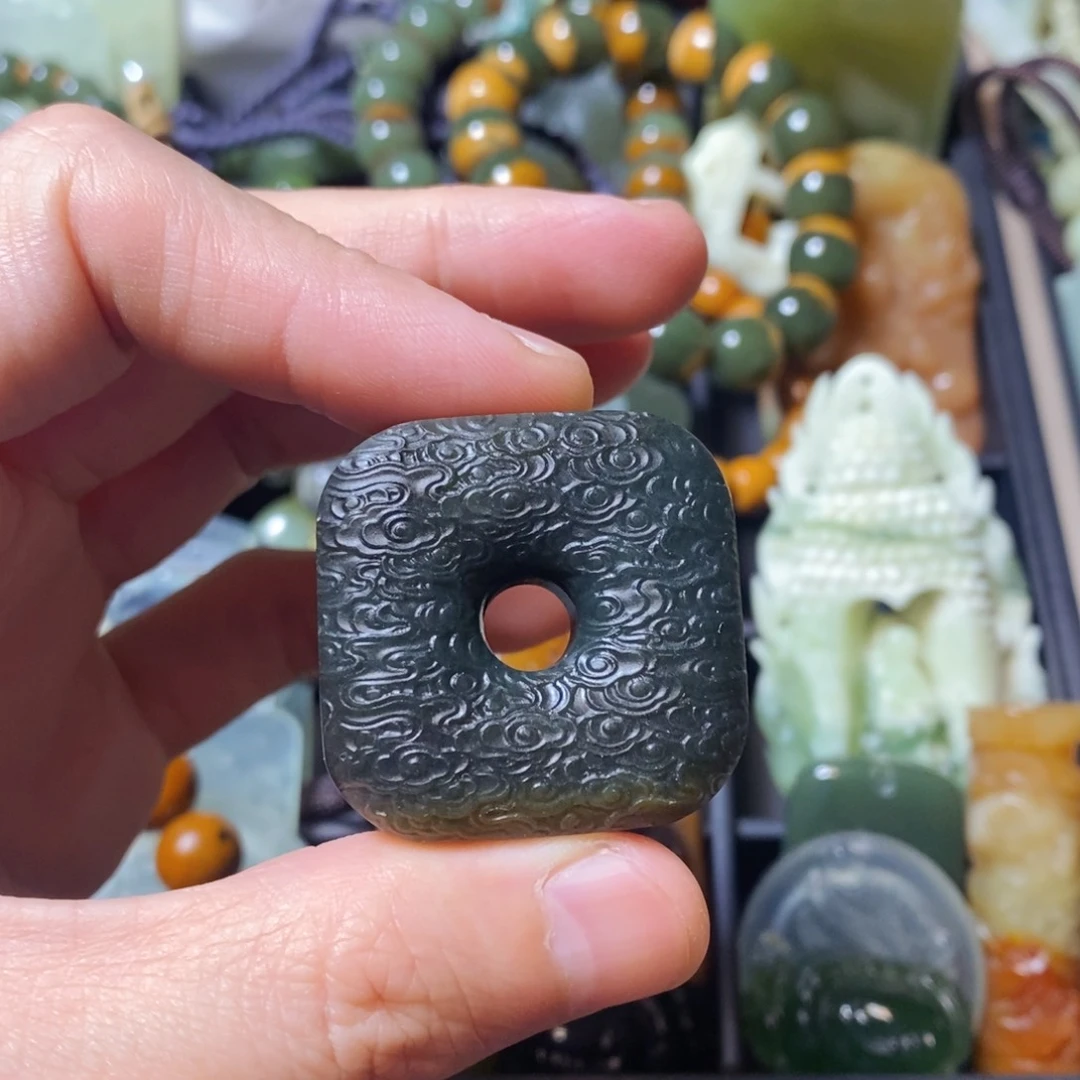 岫岩老玉（透闪石质玉）未镶嵌颈饰