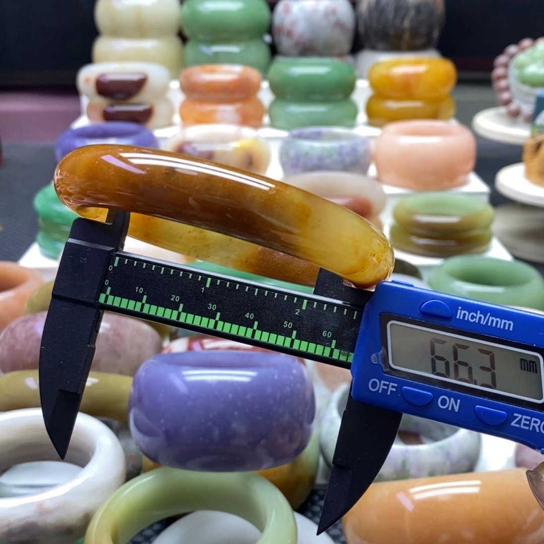 石英质玉未镶嵌手镯