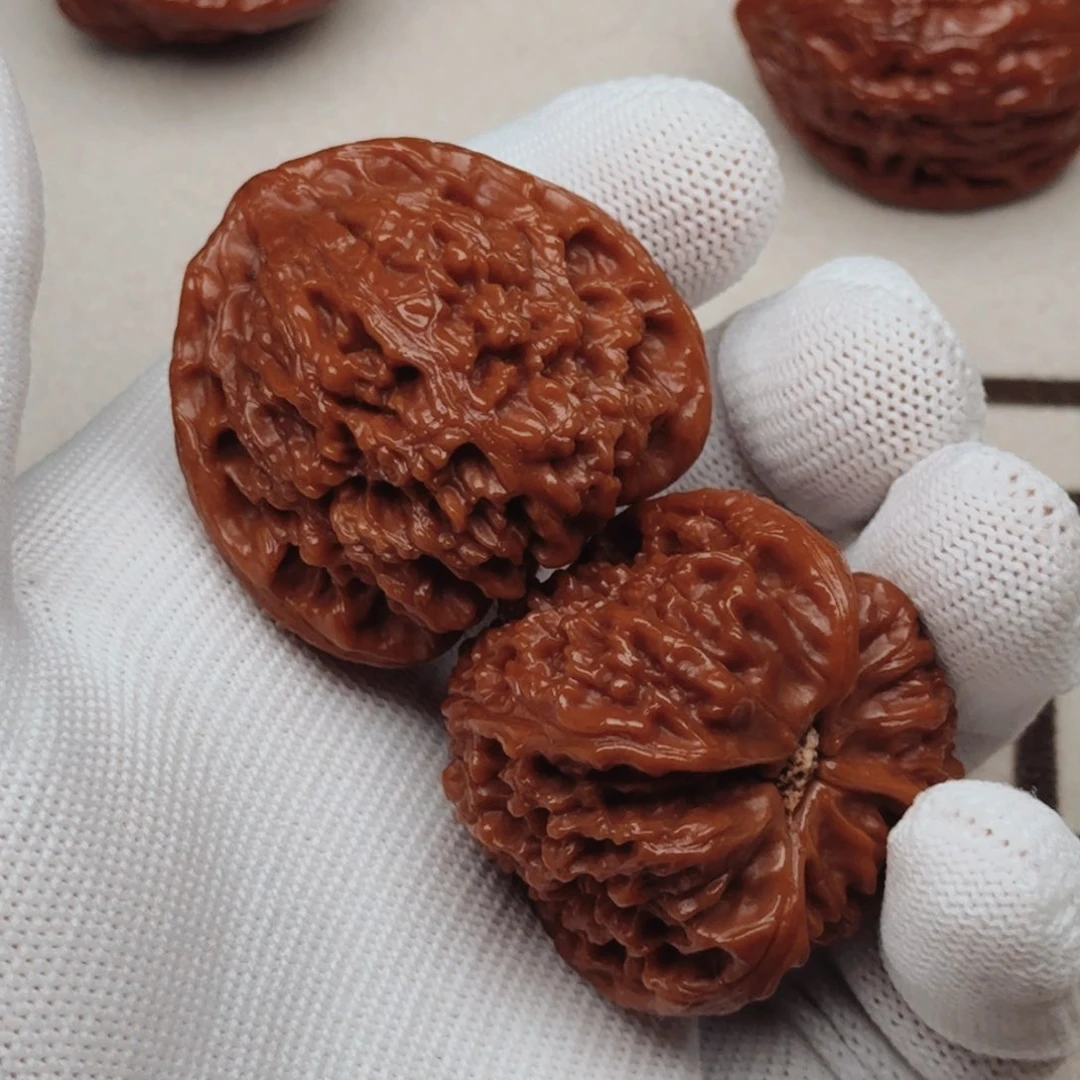 文玩核桃吊坠征****里南疆