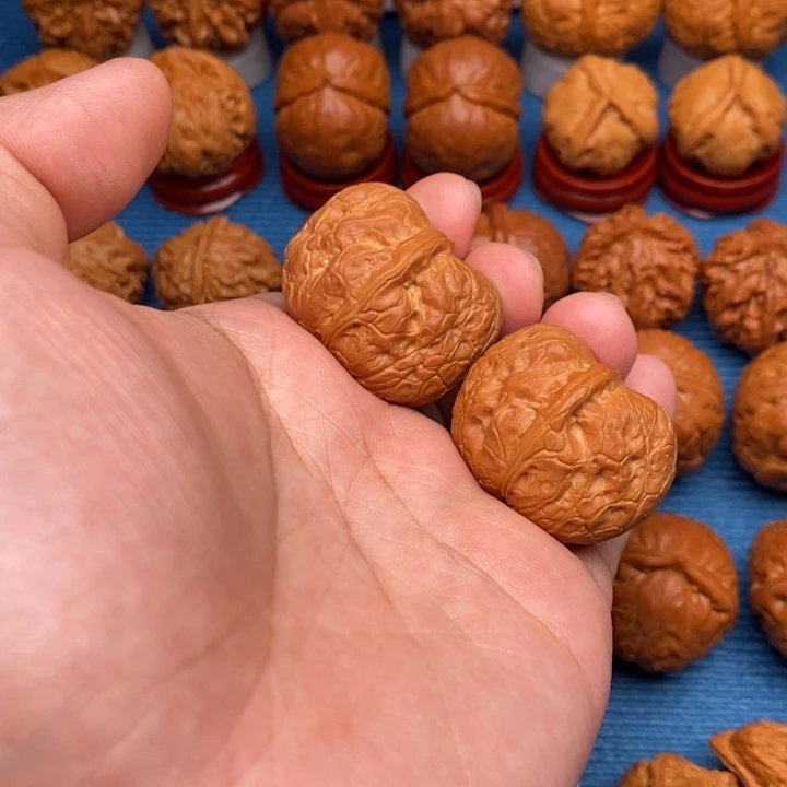 文玩核桃把件香妃元宝