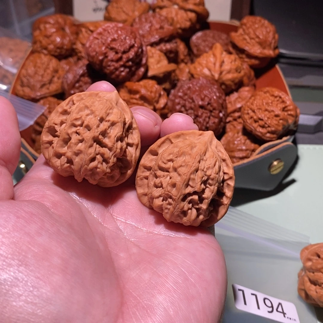 文玩核桃吊坠全品38梨木台1194