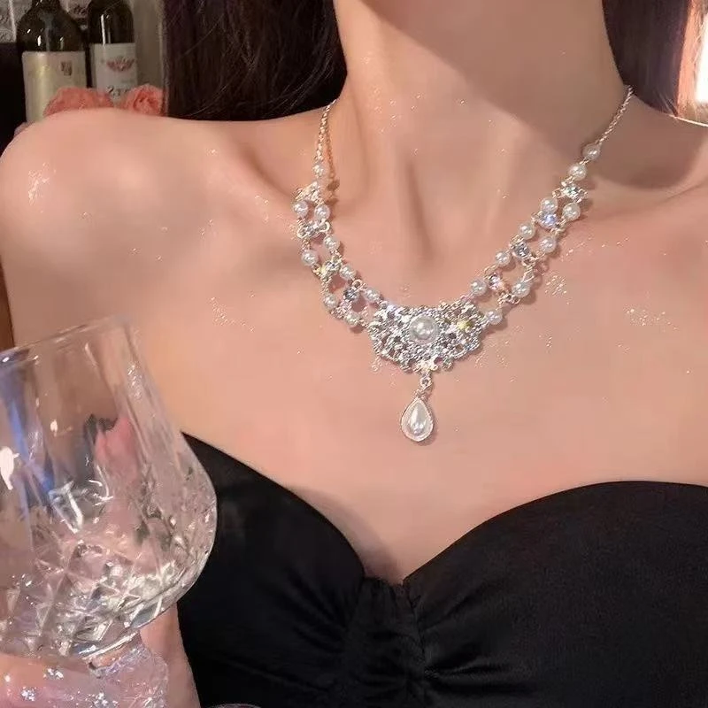 铜合金项链 项链女轻奢名媛风法式复古锁骨链颈链饰品Z1838