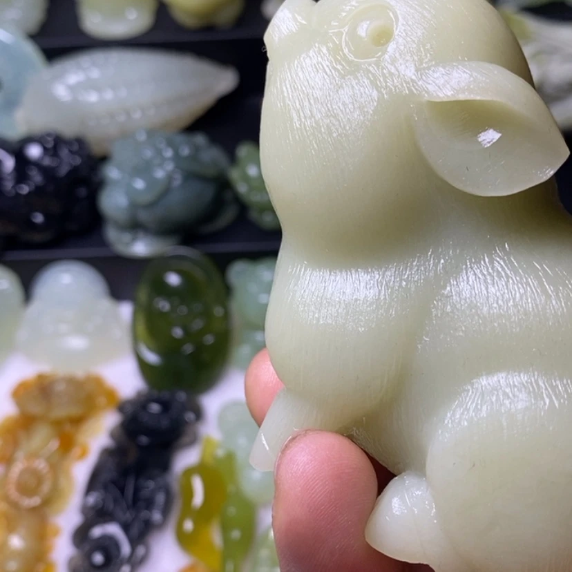 【闪购商品】蛇纹石玉颈饰未镶嵌w****?