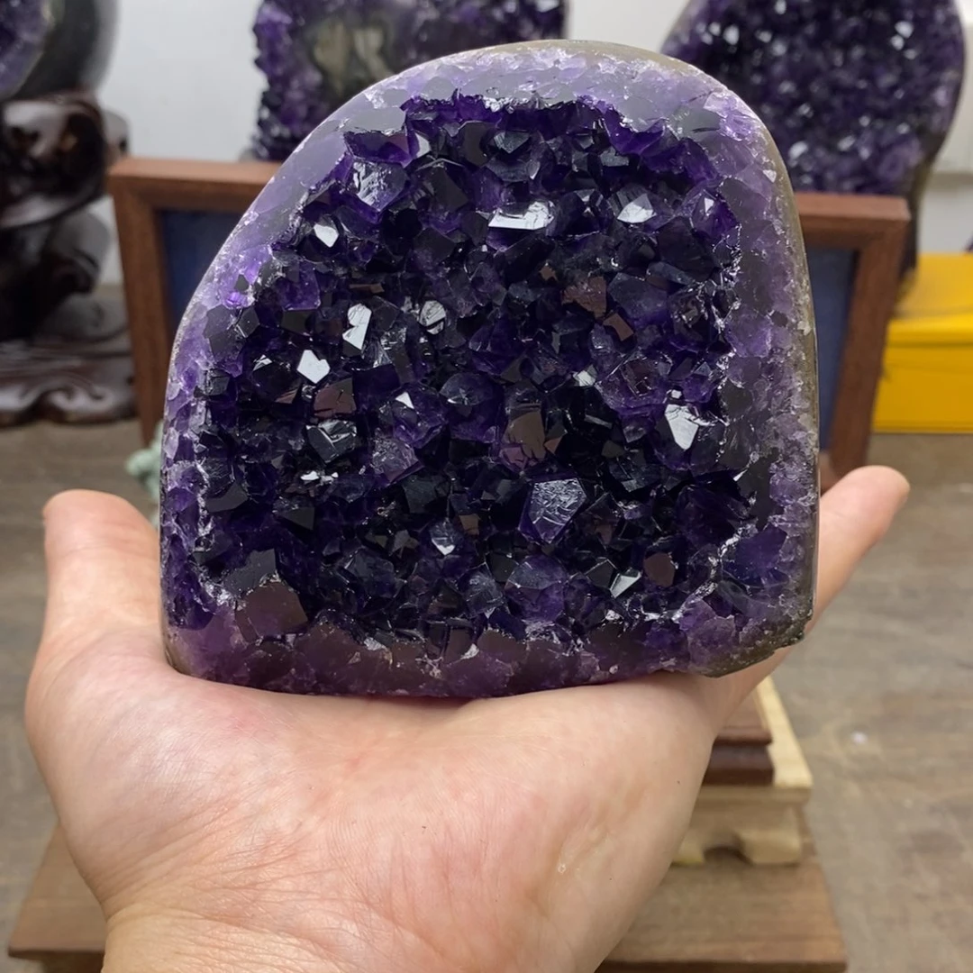 未镶嵌水晶大型摆件（非配饰）