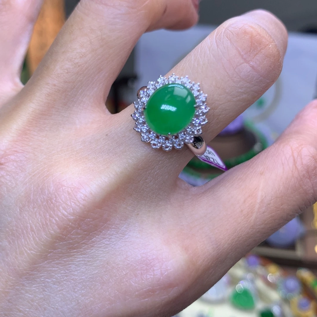 翡翠18K金镶嵌颈饰翡翠