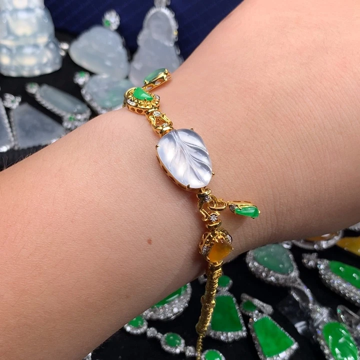 足金镶嵌手链翡翠