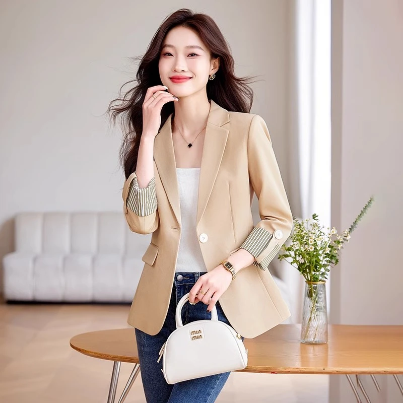 小个子西装外套女设计感小众2025新款韩版休闲上衣今年流行小西服