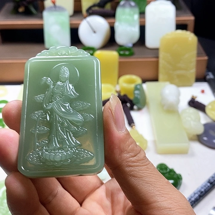 和田玉未镶嵌珠宝奇石