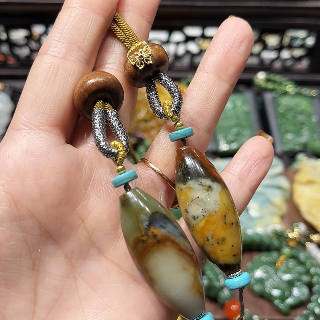 未镶嵌蛇纹石玉吊坠