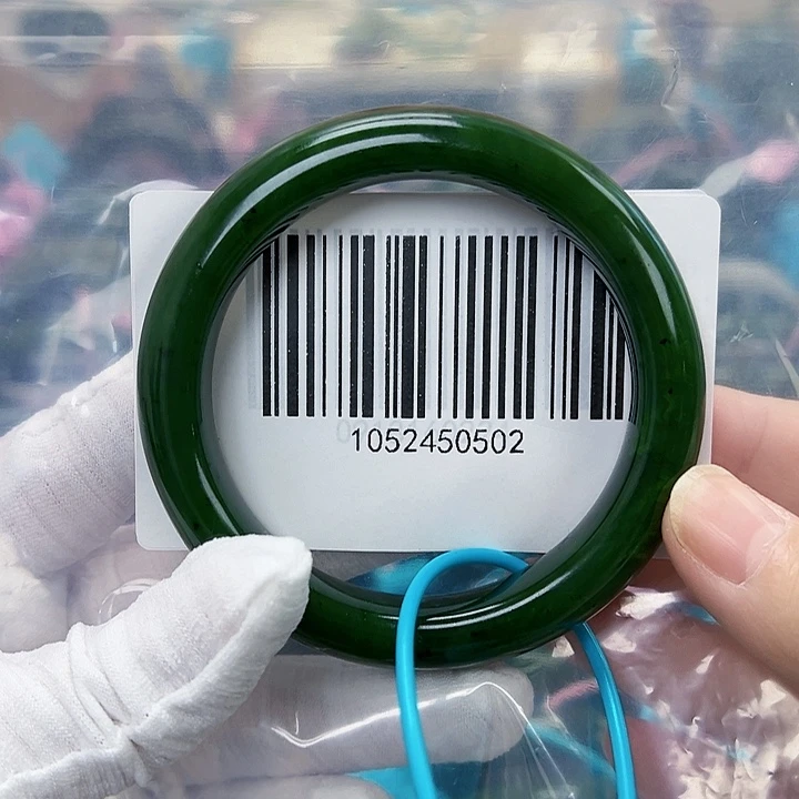 和田玉未镶嵌手镯微瑕57