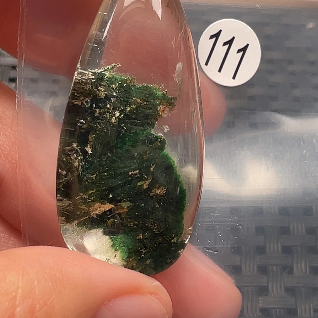 戴***牛水晶吊坠(不含链)未镶嵌