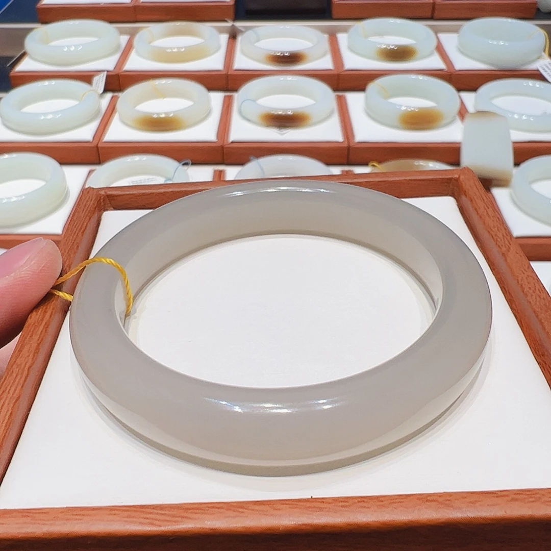 和田玉未镶嵌手镯粉紫