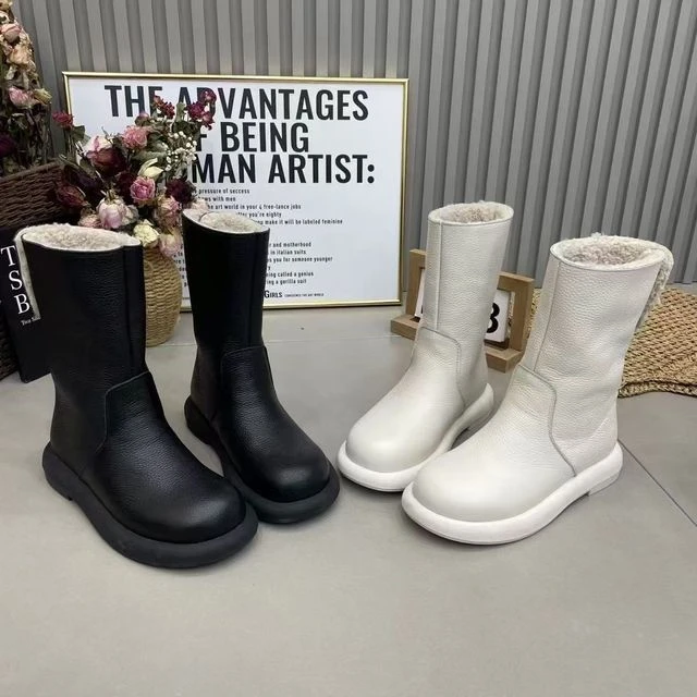 百丽官方红青蜓皮面荔枝纹白色雪地靴女冬加绒中筒靴子2025新款平