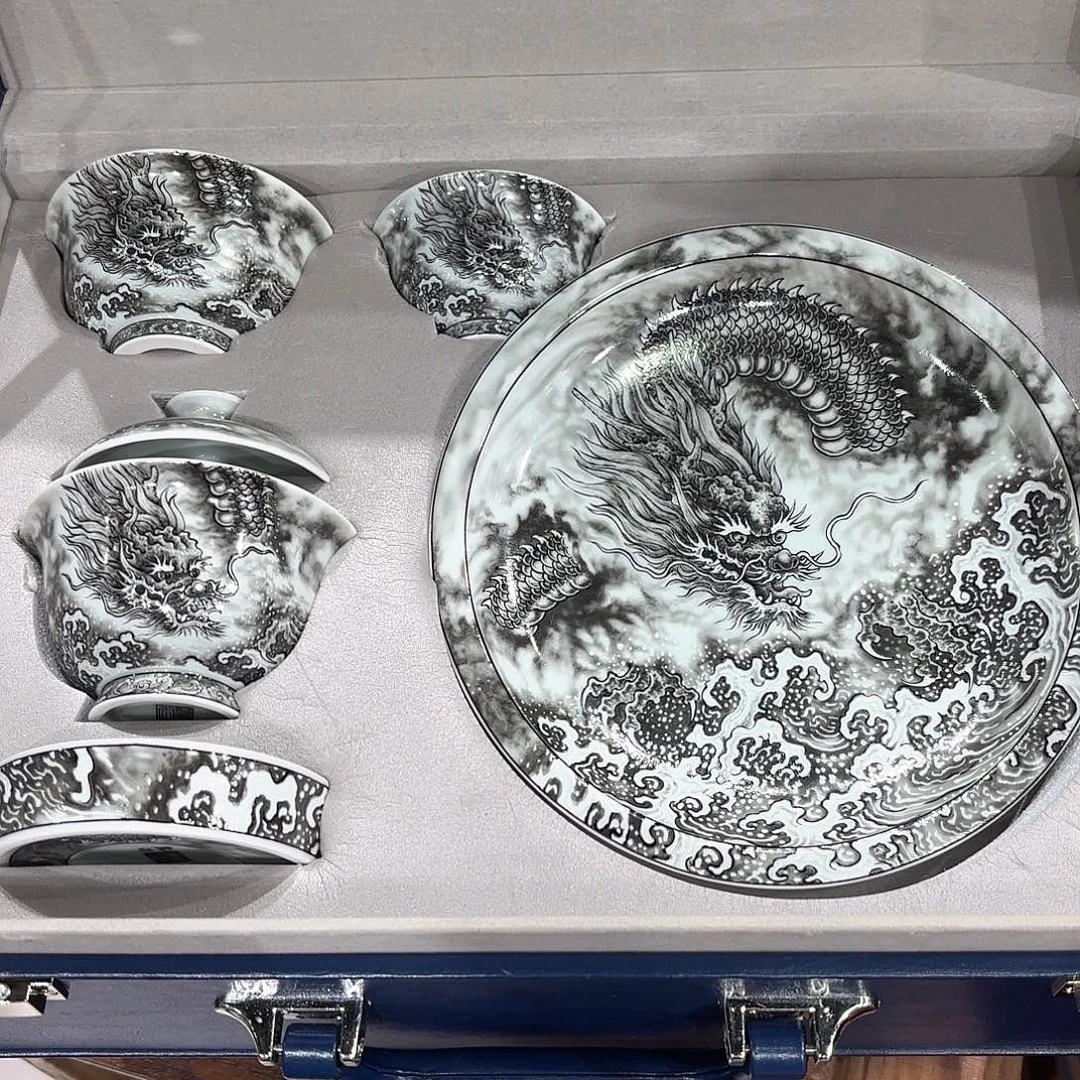 瓷片景德镇瓷器精品陈列