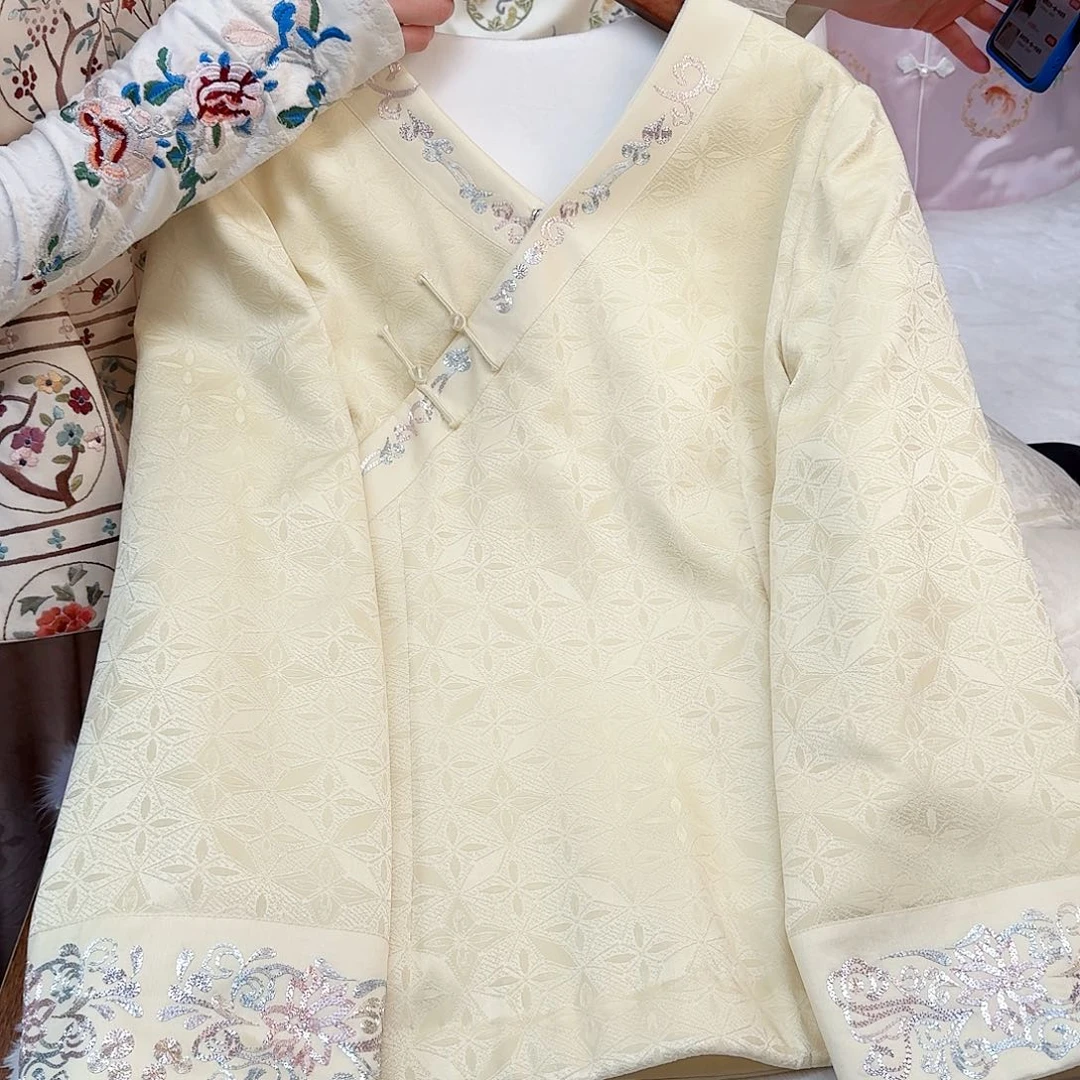 刺绣苏绣一物一件黄色