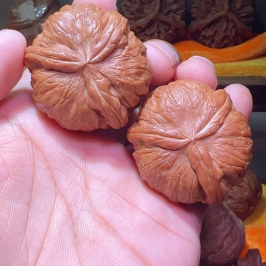 把件文玩核桃天花板球奔平谷元宝全品