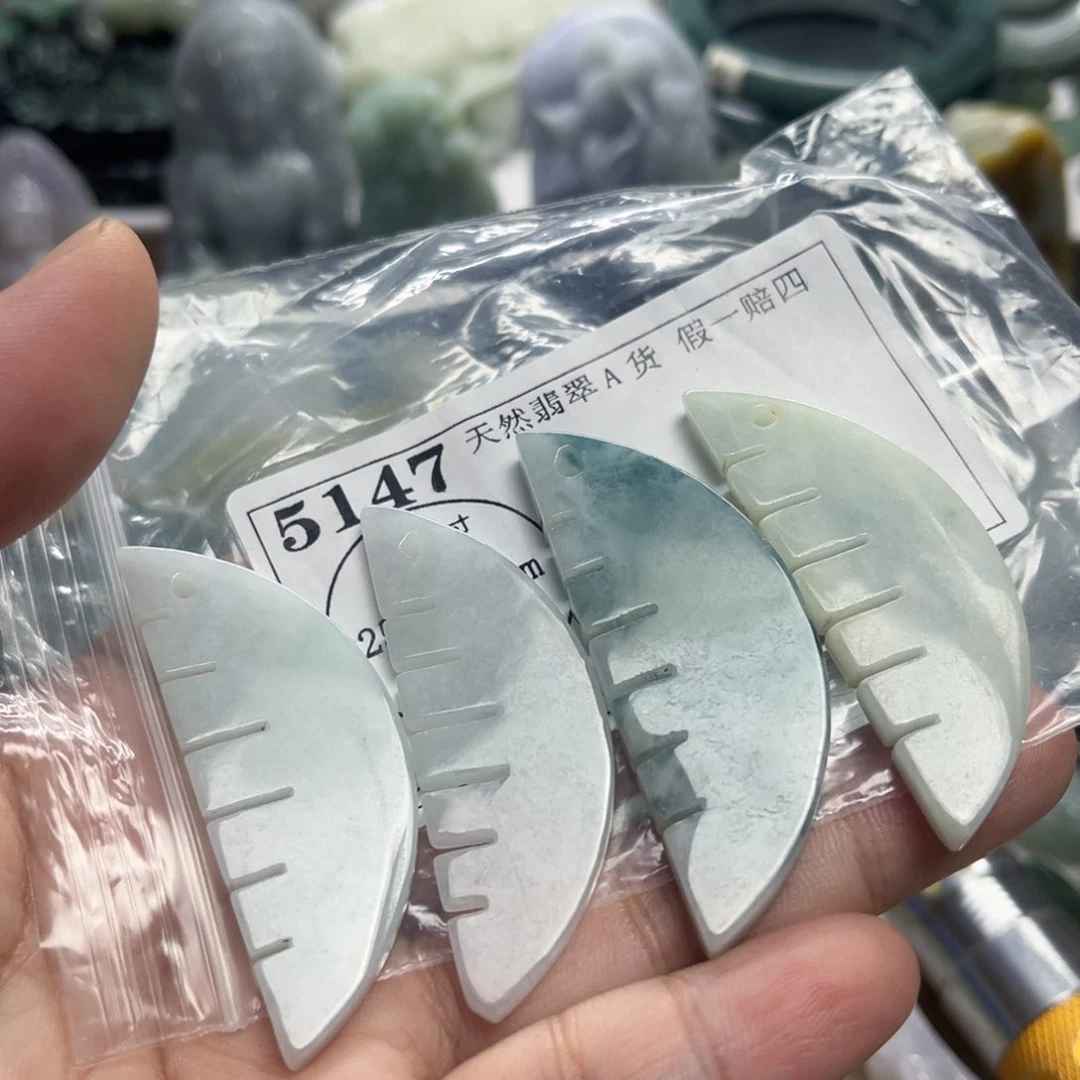 翡翠未镶嵌颈饰5147