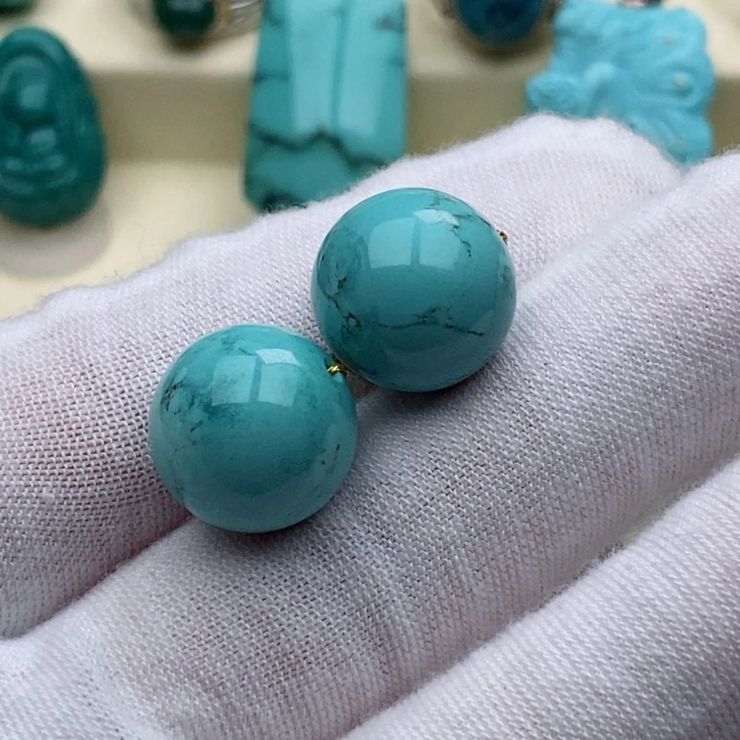 昂***哥绿松石未镶嵌珠宝奇石