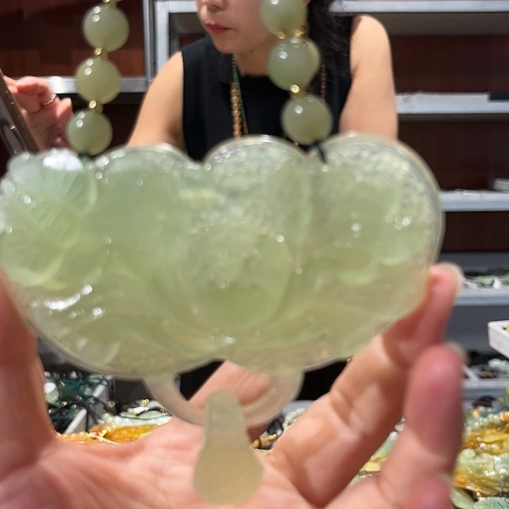 岫玉未镶嵌毛衣链