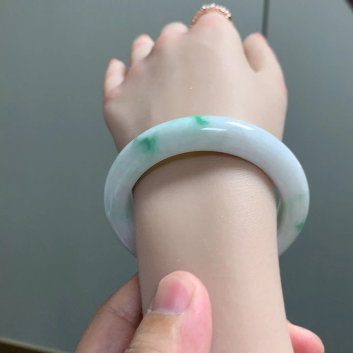 翡翠未镶嵌手镯买断