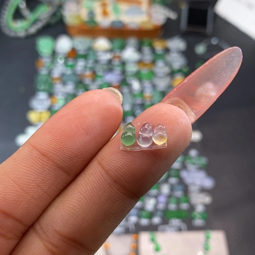 【闪购商品】翡翠挂件未镶嵌葫芦