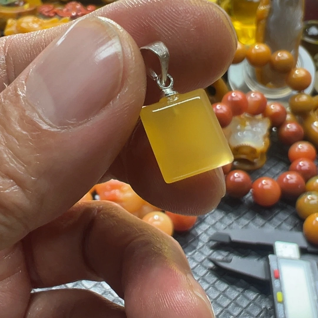 俏***儿石英质玉未镶嵌颈饰