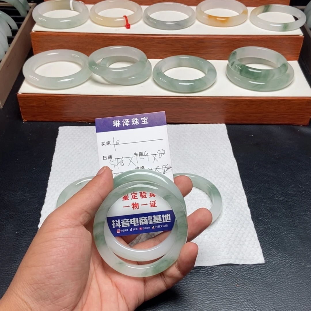 用***6未镶嵌手镯石英质玉10