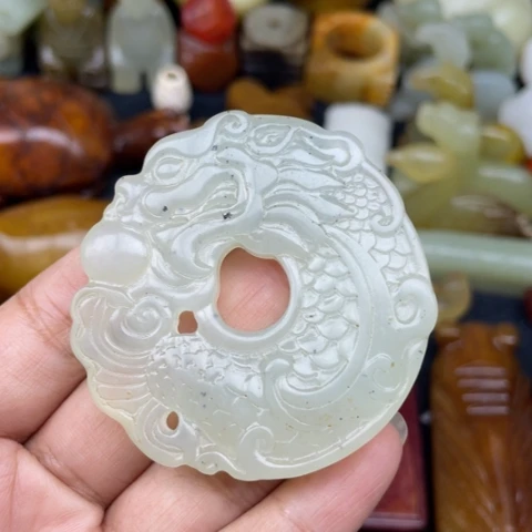 蛇纹石玉未镶嵌颈饰87