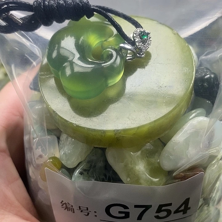 岫玉鱼缸石未镶嵌